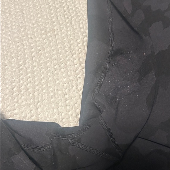 Women’s Lululemon athletica Dark Camouflage Leggings Sz 18 Barely Worn 28” - Picture 9 of 9